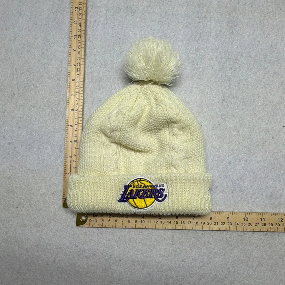 Los Angeles Lakers Beanie Hat Cream Cable Knit Pom New Era NBA Womens‎
